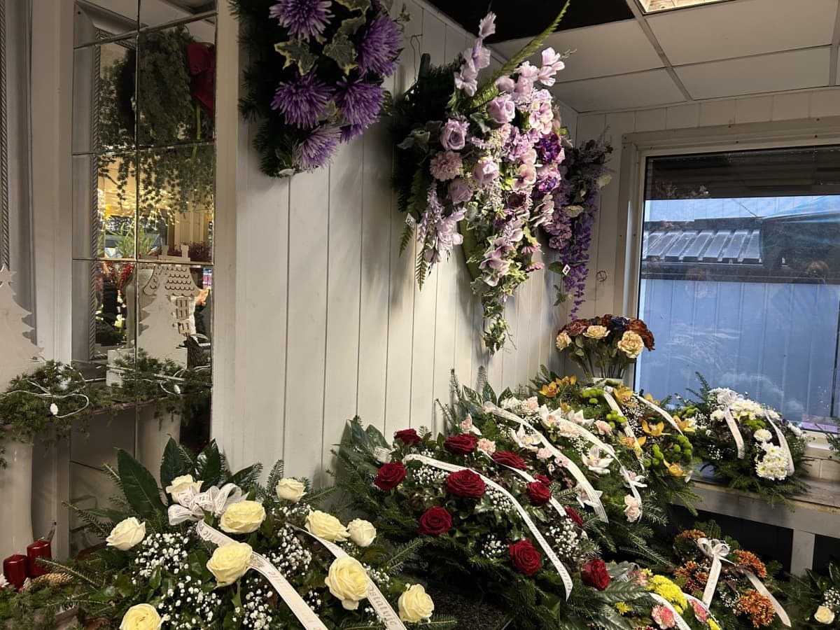 Kwiaciarnia przy Cmentarzu Powązkowskim - Photo 3