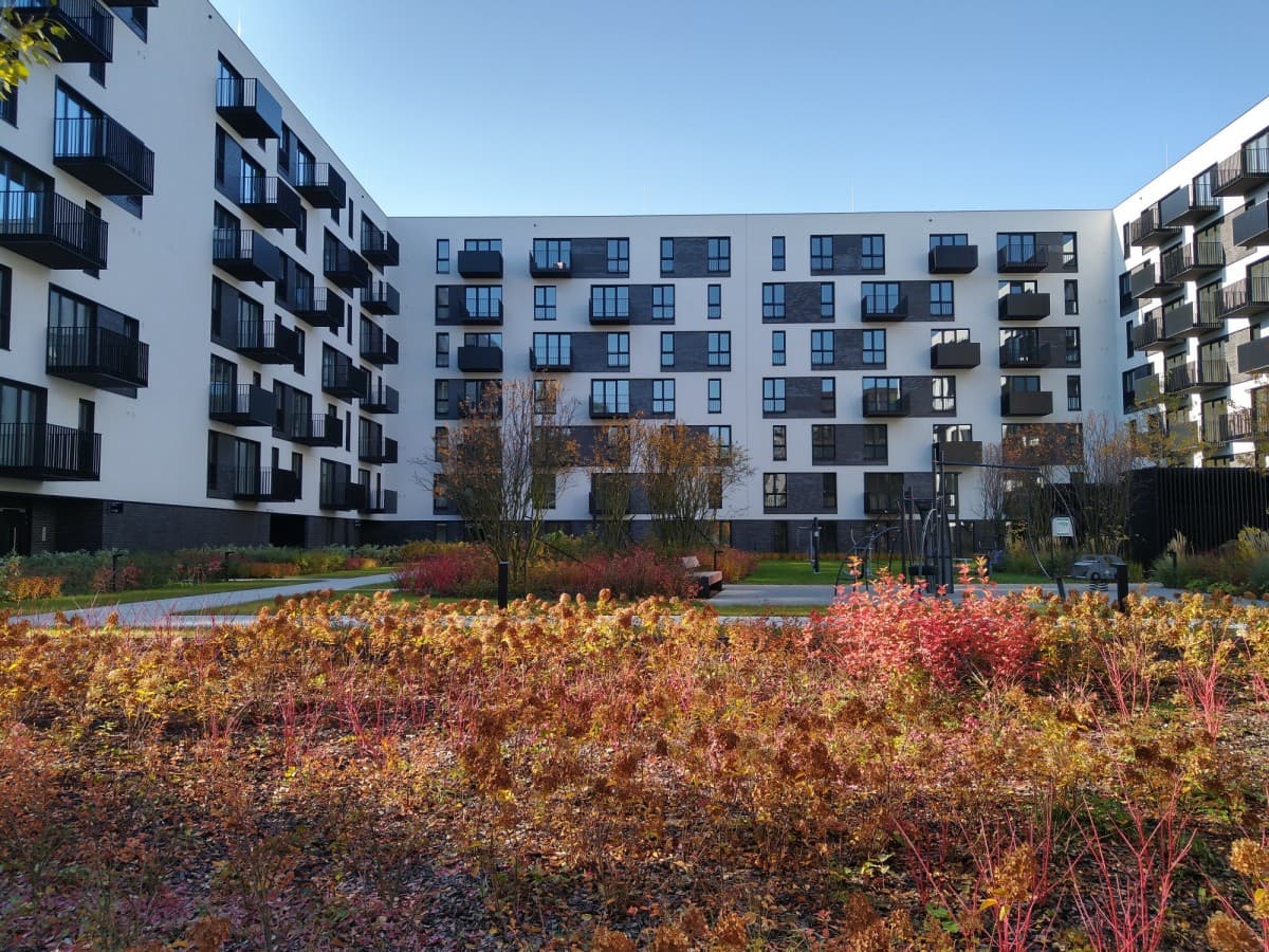 Jasna kawalerka z balkonem, 100m od PKP/KM - Photo 3