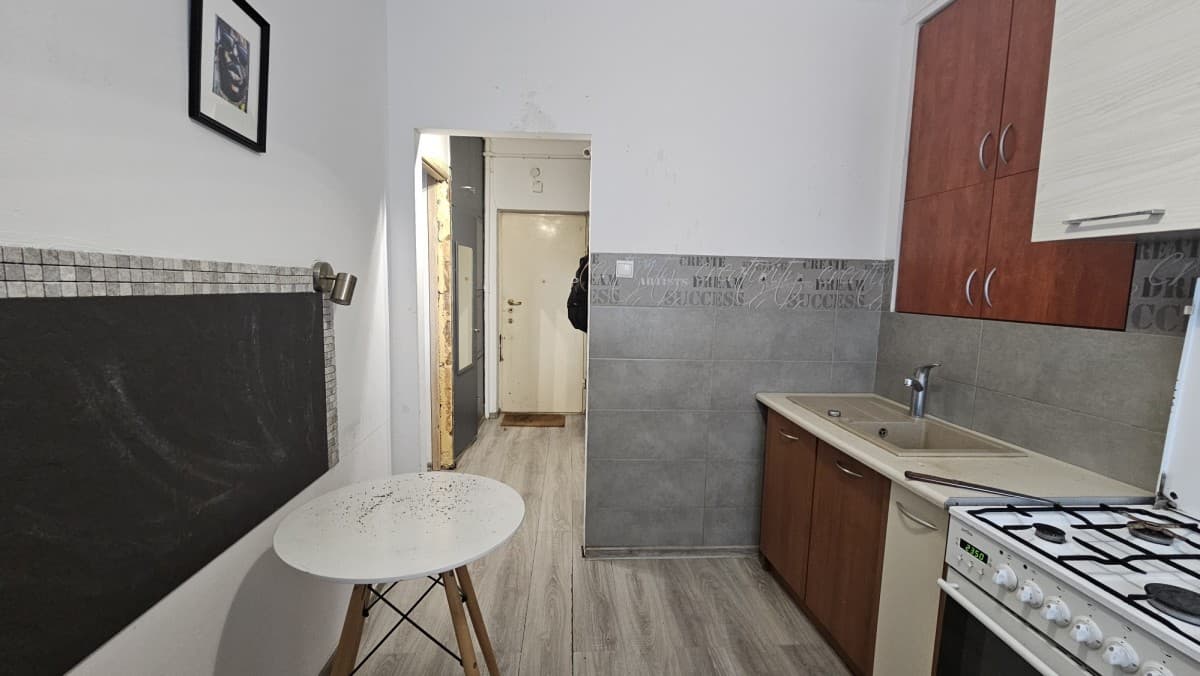 Mieszkanie w Pradze Północ, blisko metra Szewdzka - Main photo