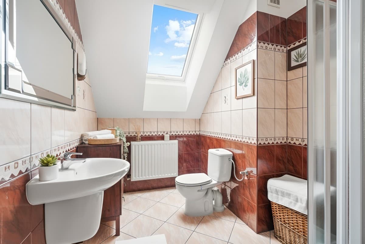 Rodzinny dom z ogrodem i tarasem w spokojnej okolicy - Photo 4