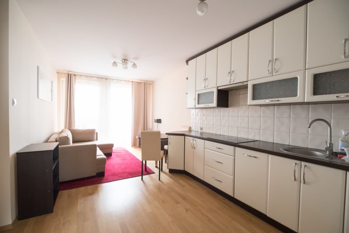 2 pokoje z 3 balkonami i garażem w Ursusie - Main photo