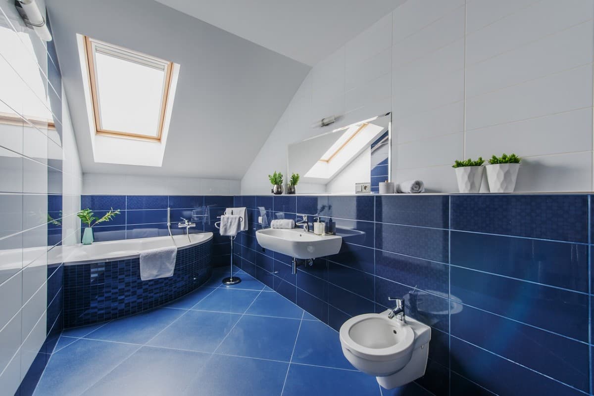 Urokliwy domek z widokiem na jezioro i dostępem do przystani - Photo 5