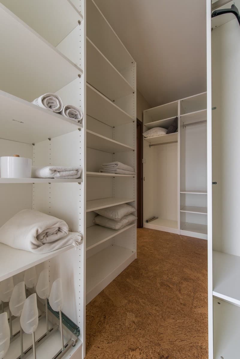 Urokliwy domek z widokiem na jezioro i dostępem do przystani - Photo 4