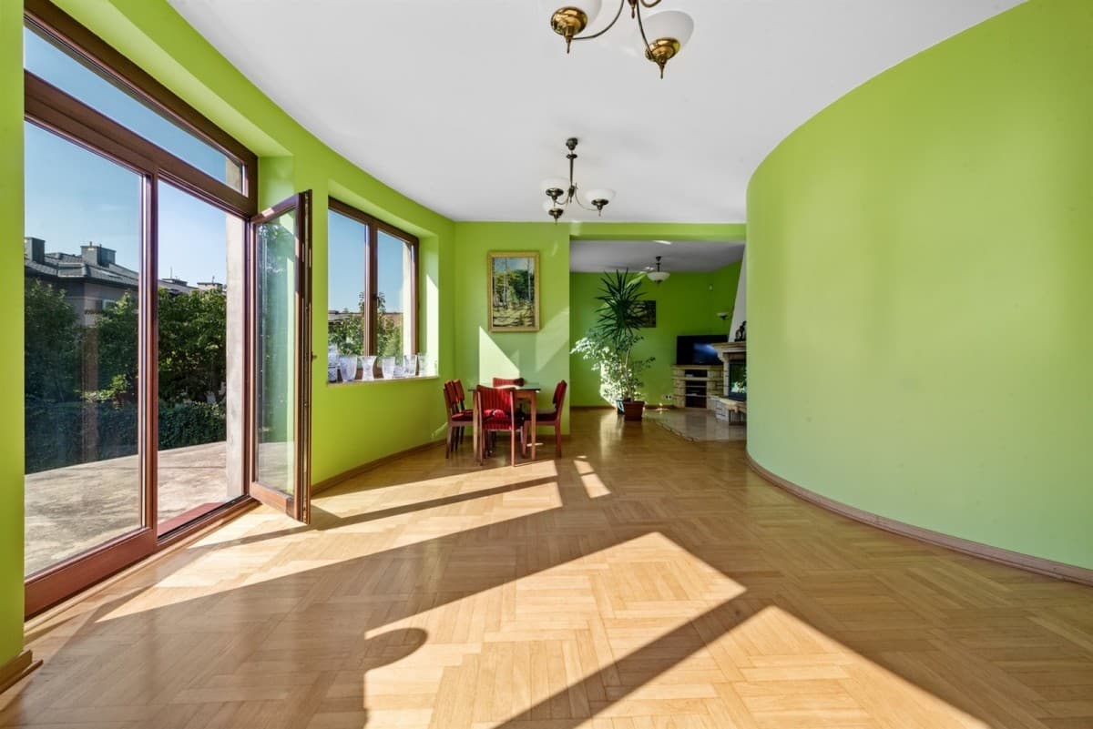 Przestronny dom 221m² na działce 818m² w Targówku - Photo 2