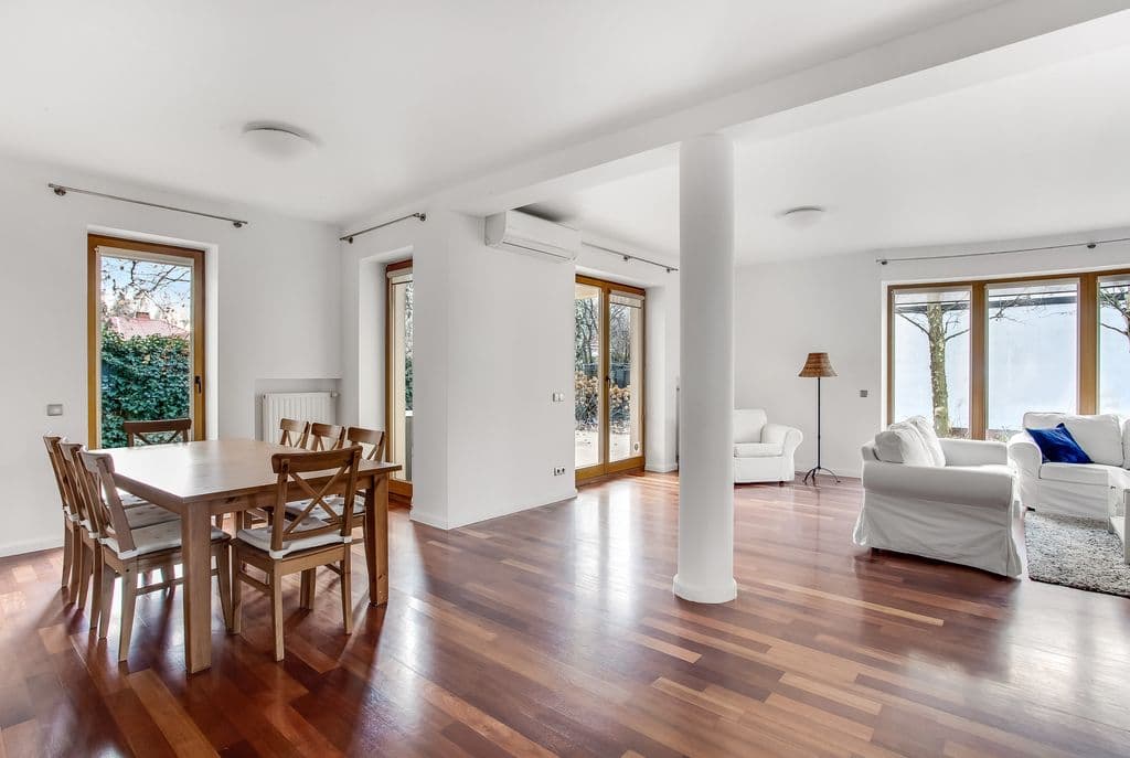 Przestronny dom 305 m2 na wynajem w Wilanowie - Main photo