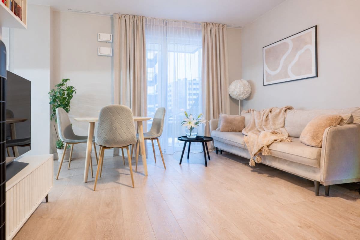 2-pokojowe mieszkanie blisko stacji Grochów z ogródkiem - Main photo