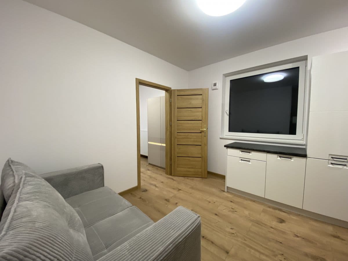 Pierwszy najemca, garaż, blisko metra - Main photo