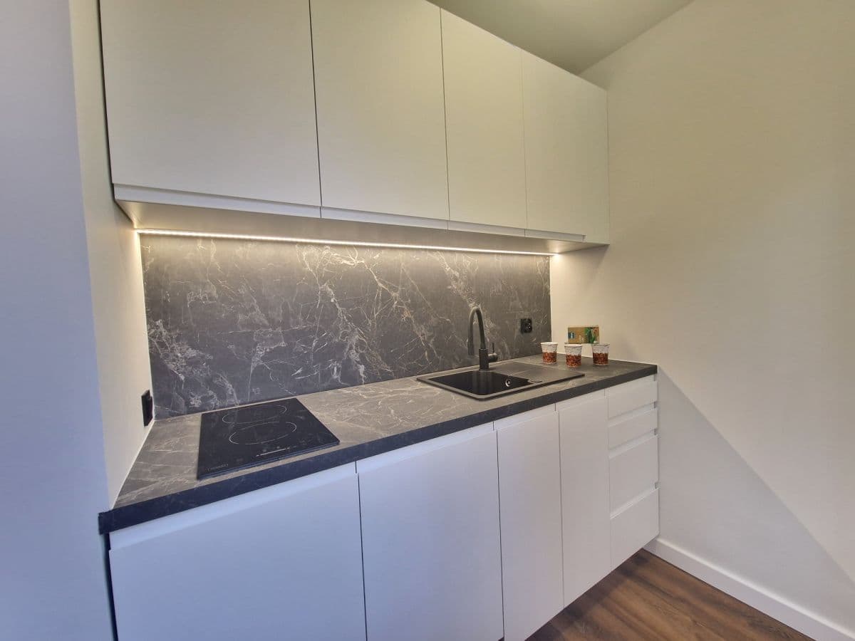 Kawalerka blisko metra, do wprowadzenia - Photo 5