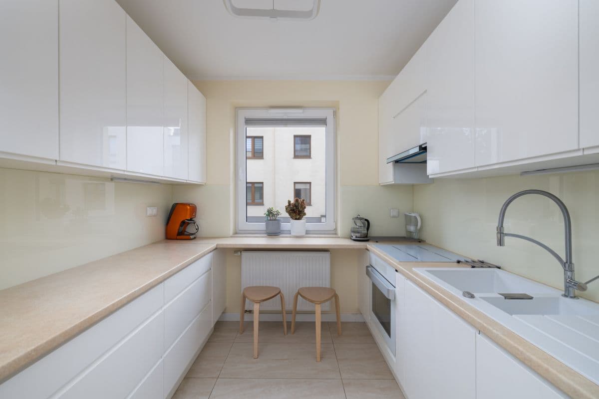 Mieszkanie 2-pokojowe z miejscem postojowym i komórką - Main photo