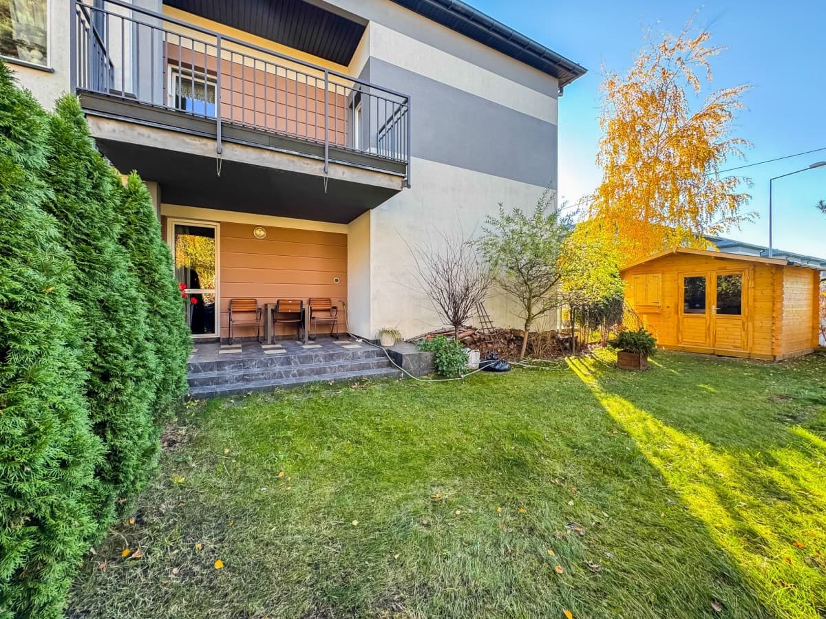 Przestronne, prywatne mieszkanie dwupoziomowe z ogrodem – 16