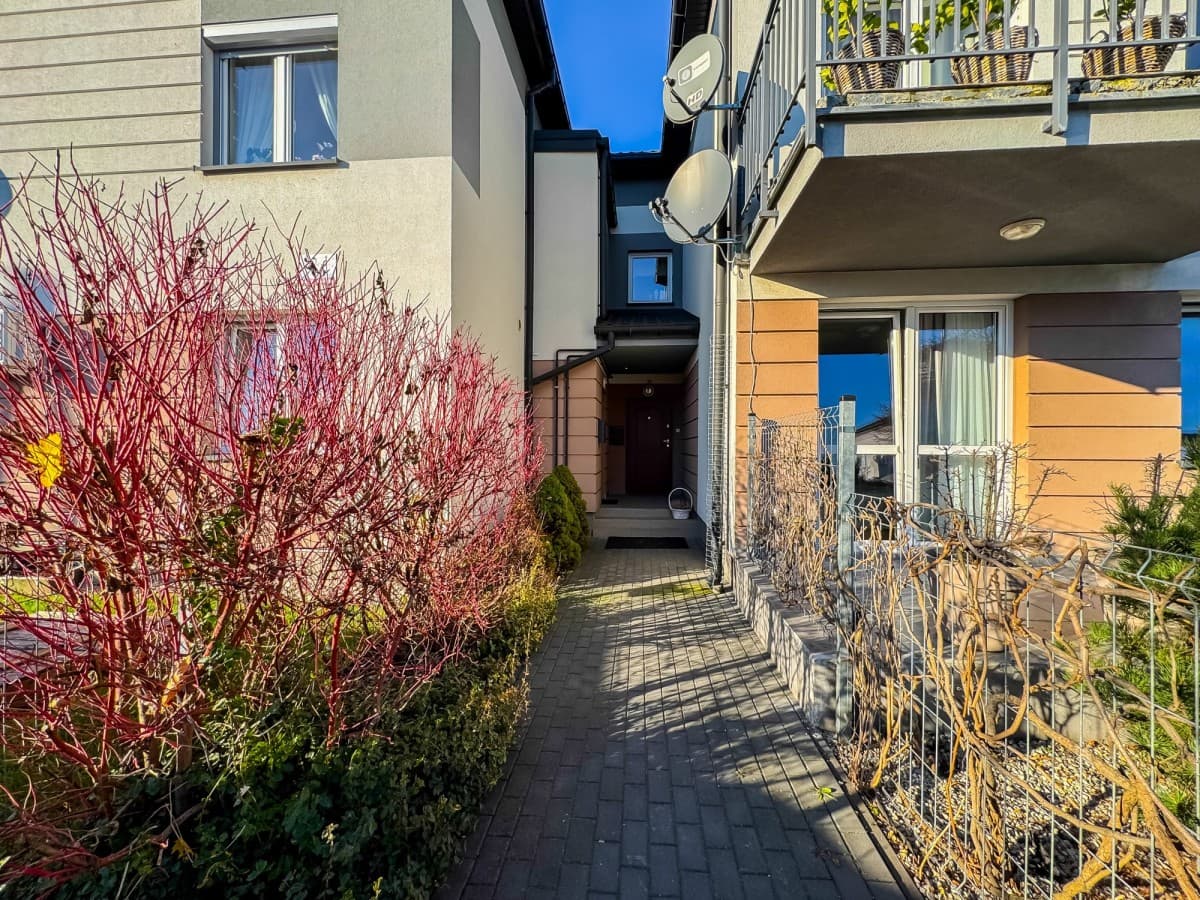 Przestronne, prywatne mieszkanie dwupoziomowe z ogrodem – 18