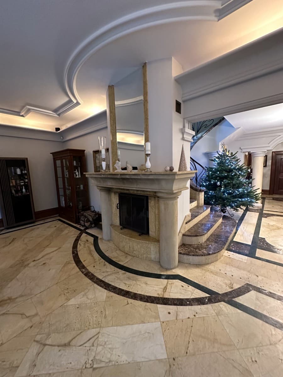 Przestronna willa z jacuzzi na cichej ulicy – 5