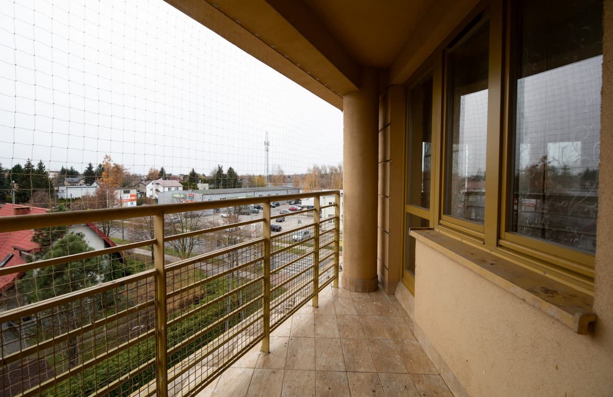 Przestronny dwupoziomowy apartament z basenem w Konstancinie – 21