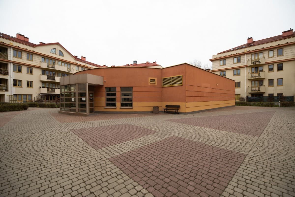 Przestronny dwupoziomowy apartament z basenem w Konstancinie – 27