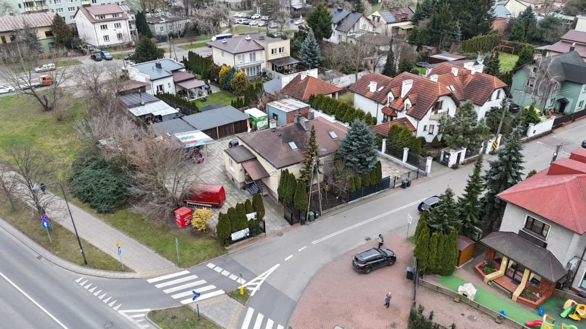 Działka inwestycyjna z zabudową usługową w Bemowie – 2