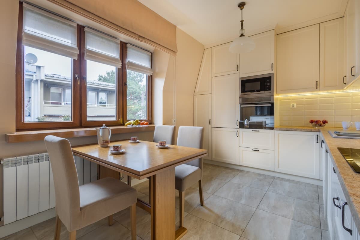 Dom i biznes w jednym: 3 lokale usługowe – 9