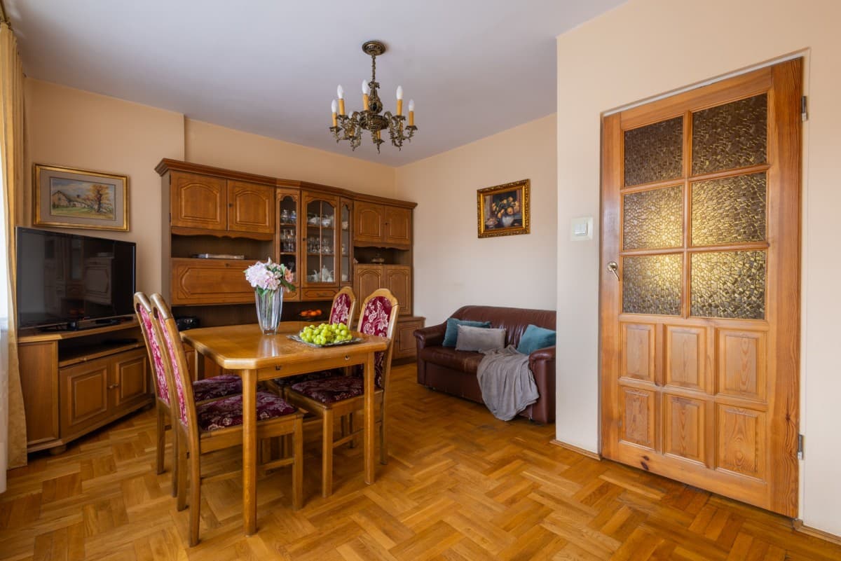 Dom i biznes w jednym: 3 lokale usługowe – 11