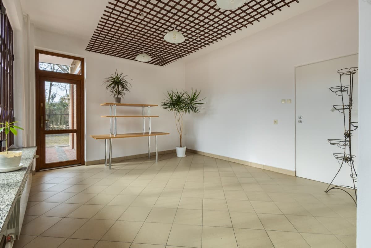 Dom i biznes w jednym: 3 lokale usługowe – 5