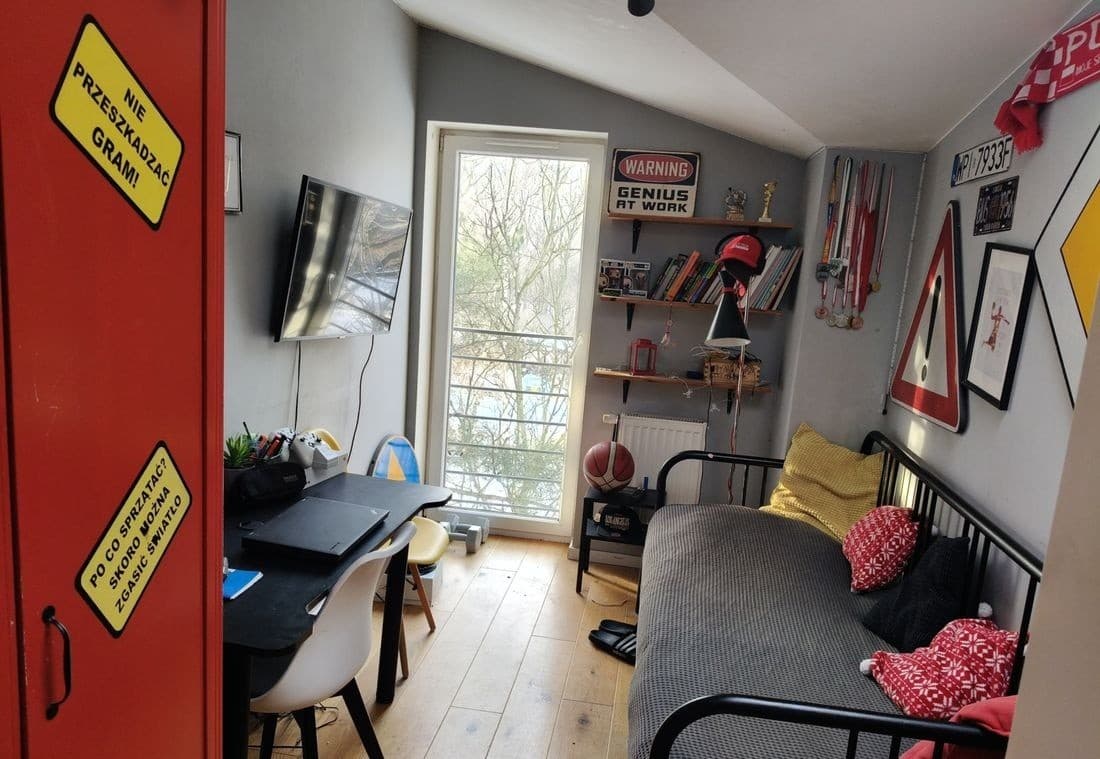 Przestronne 4-pokojowe mieszkanie dwupoziomowe z 2 garażami w Piasecznie – 6