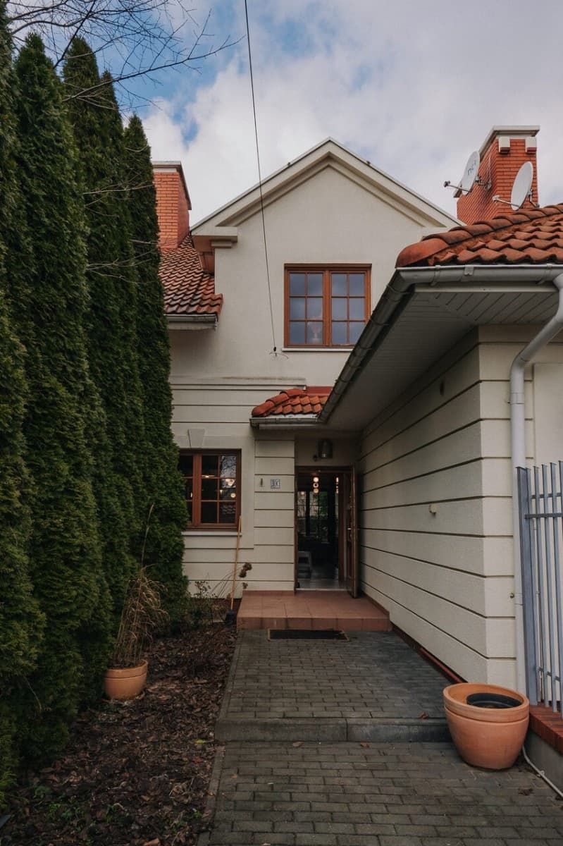 Przestronny 4-pokojowy segment w Konstancinie – 1