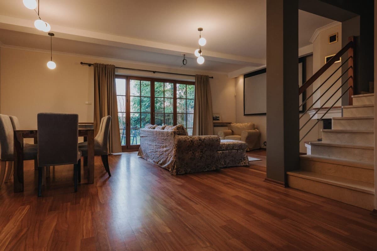 Przestronny 4-pokojowy segment w Konstancinie – 7