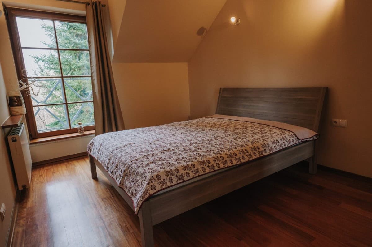 Przestronny 4-pokojowy segment w Konstancinie – 11