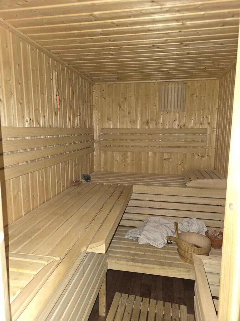 Przestronny 4-pokojowy segment w Konstancinie – 16