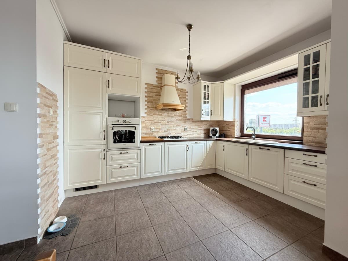 Przestronne dwupoziomowe mieszkanie w zamkniętym osiedlu – 7