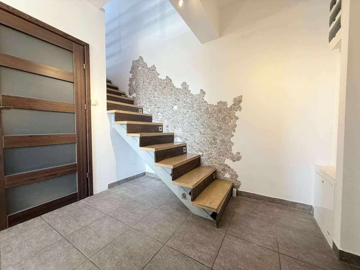 Przestronne dwupoziomowe mieszkanie w zamkniętym osiedlu – 15