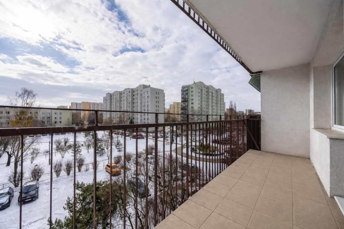 Komfortowe trzypokojowe mieszkanie w Bemowie z balkonem – 9