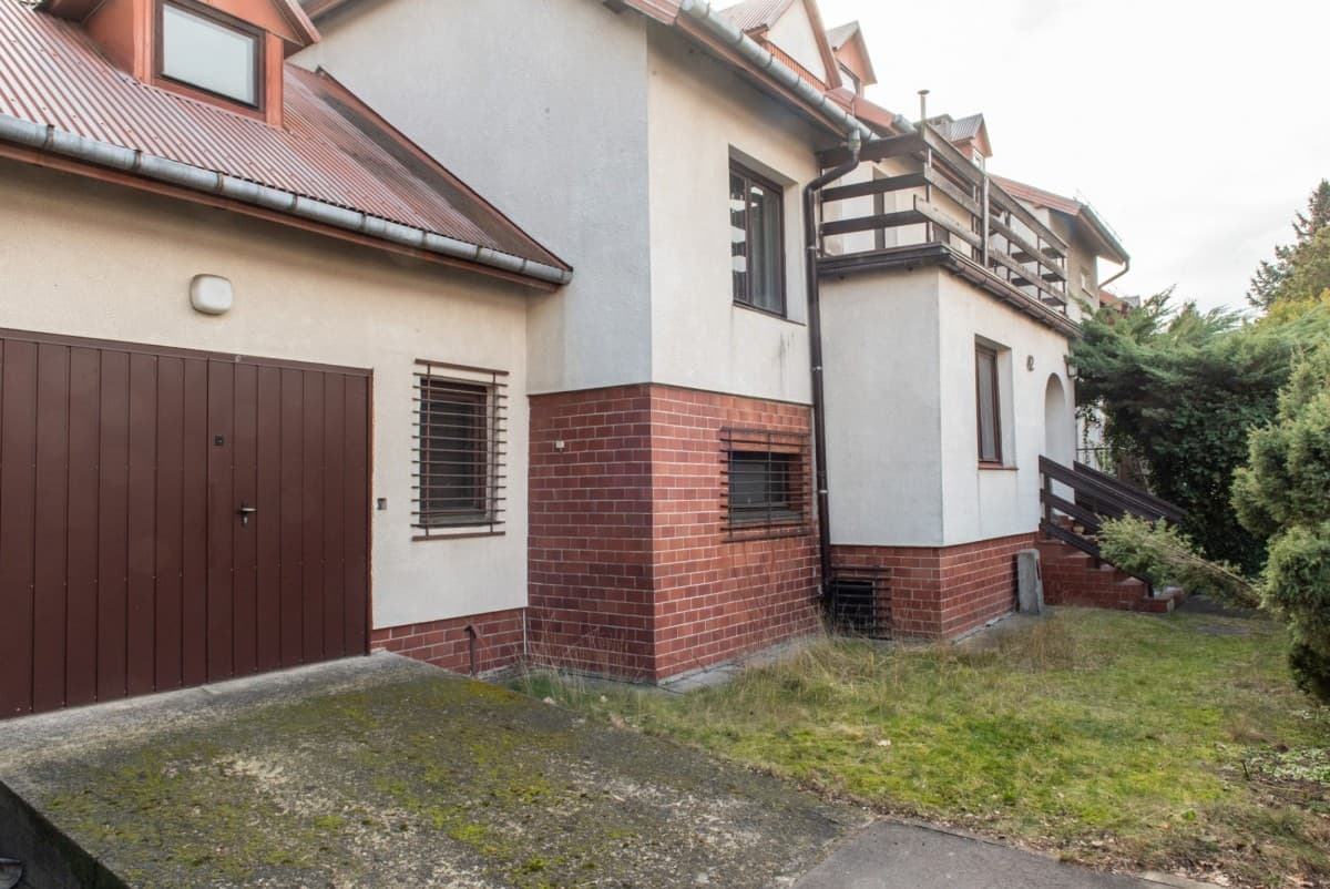 Przestronny dom 10-pokojowy w spokojnym Bemowie – 18