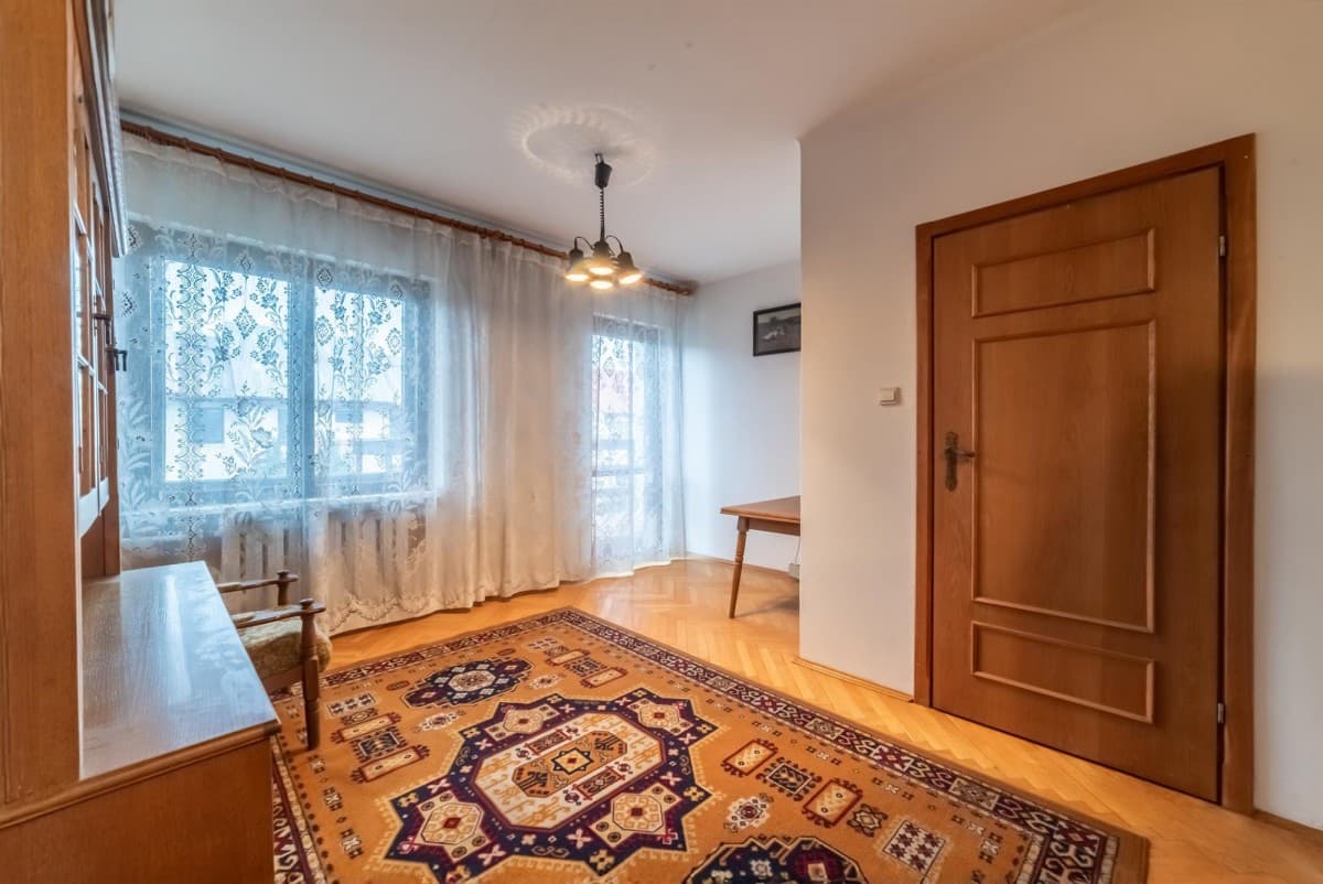 Przestronny dom 10-pokojowy w spokojnym Bemowie – 19