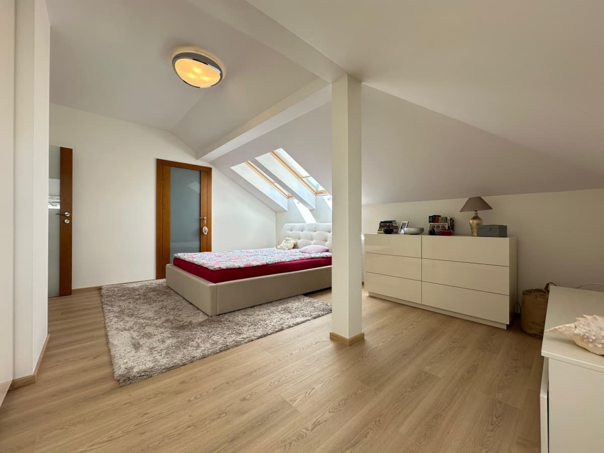 Luksusowy duplex z prywatnym ogrodem – 8