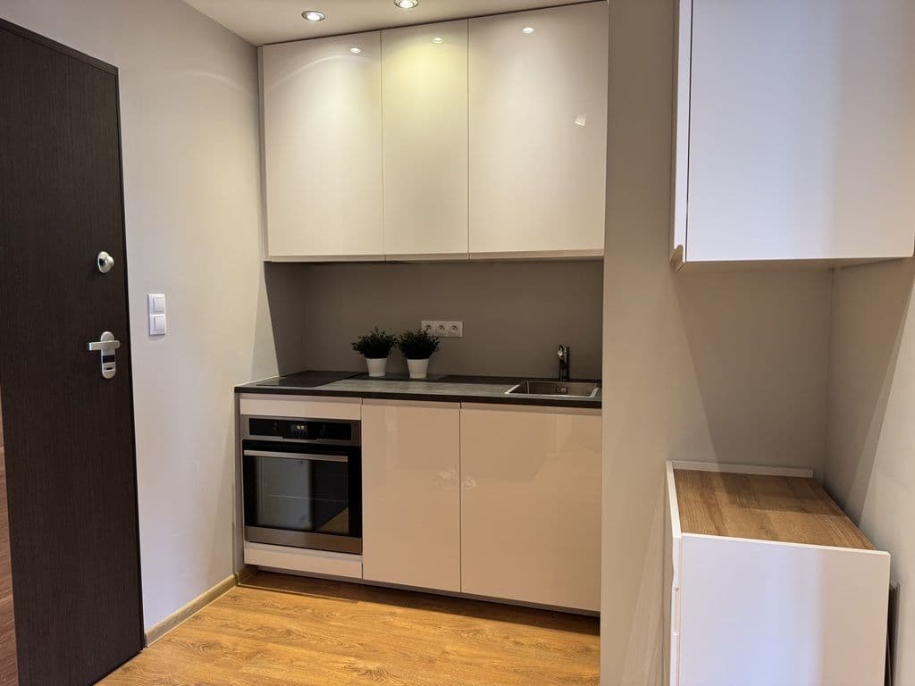 Jasna kawalerka z balkonem na Żoliborzu Artystycznym – 6