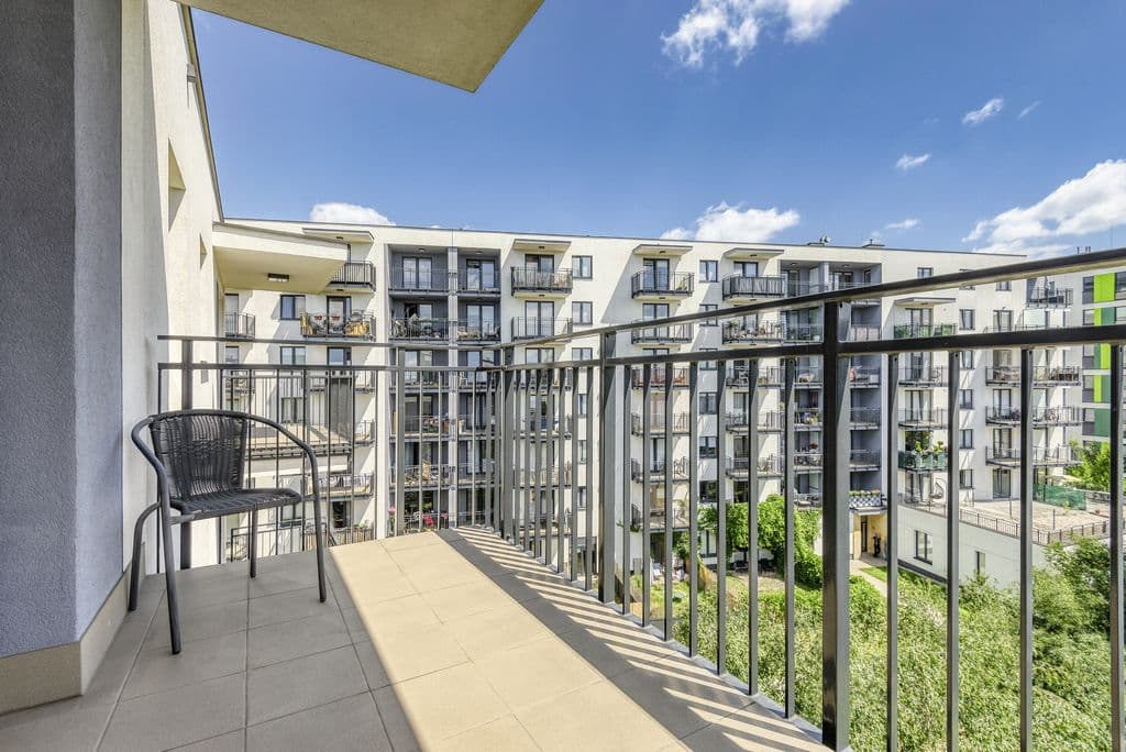 Jasna kawalerka z balkonem na Żoliborzu Artystycznym – 9