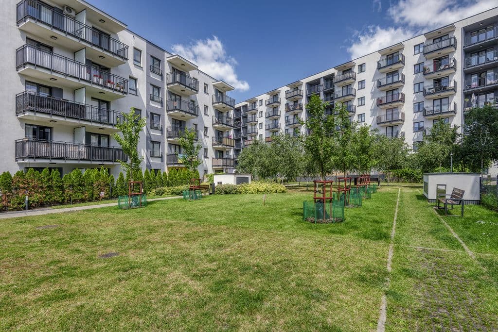 Jasna kawalerka z balkonem na Żoliborzu Artystycznym – 12