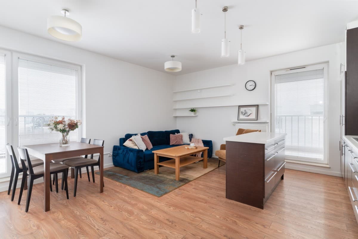 Przestronny, słoneczny 3-pokojowy apartament na Włochach – 1