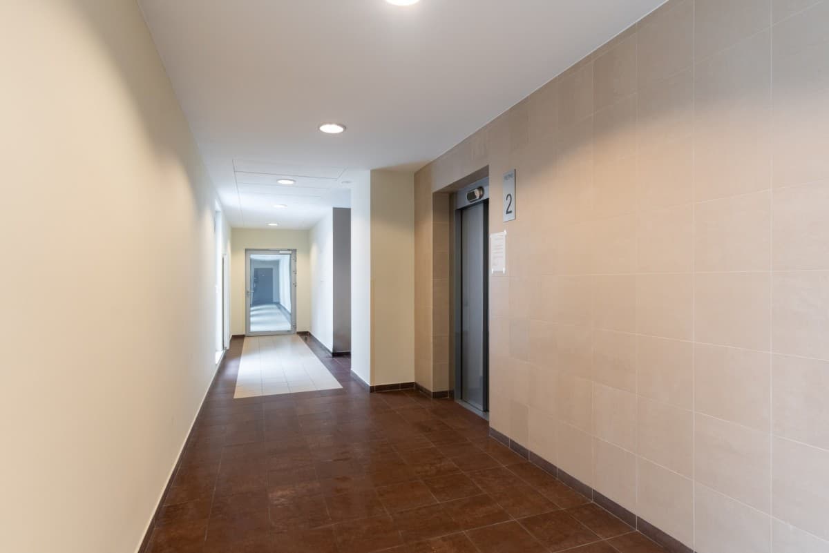 Przestronny, słoneczny 3-pokojowy apartament na Włochach – 20