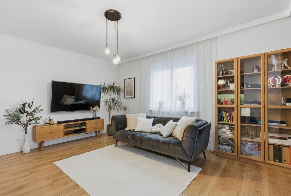 Jasne mieszkanie 2-pokojowe z balkonem i garażem – 2