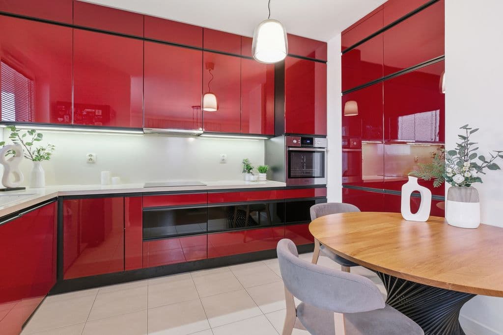 Jasne mieszkanie 2-pokojowe z balkonem i garażem – 5