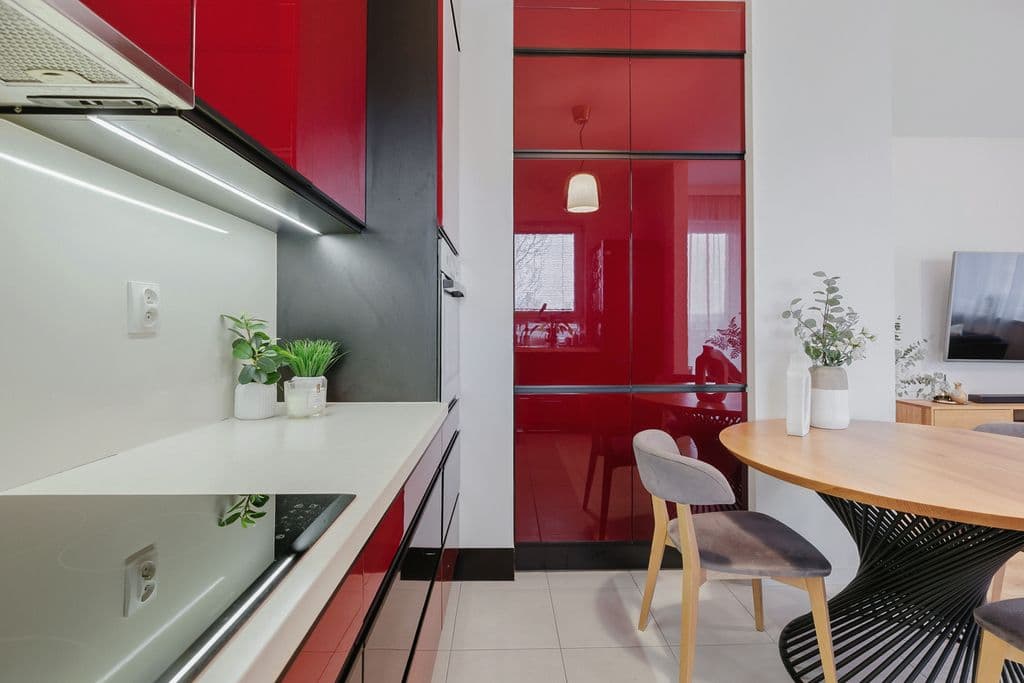 Jasne mieszkanie 2-pokojowe z balkonem i garażem – 7