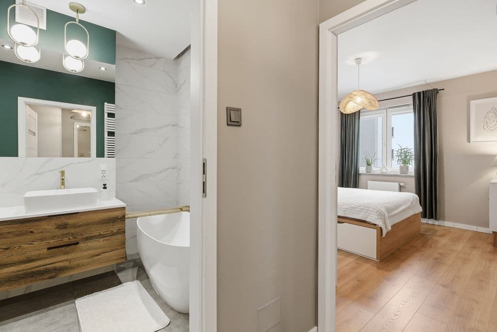 Jasne mieszkanie 2-pokojowe z balkonem i garażem – 12