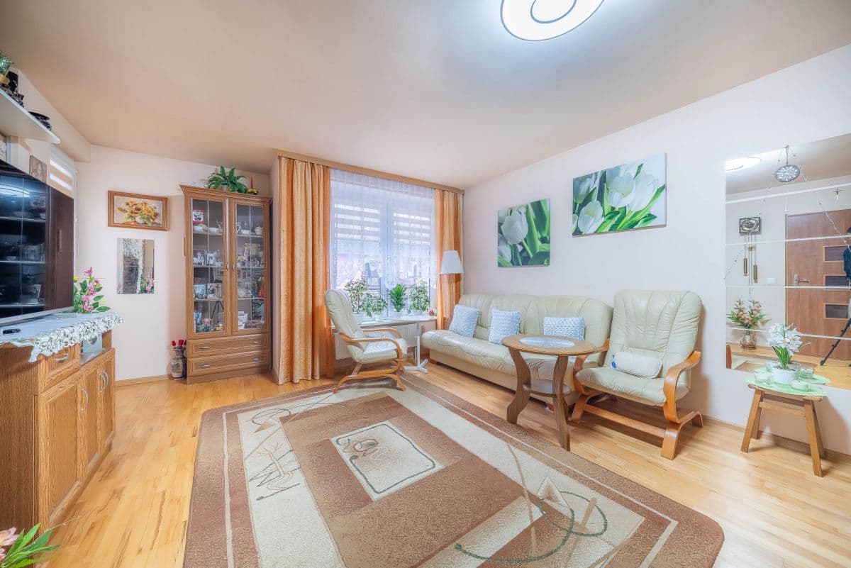 Przestronne, dwupoziomowe mieszkanie z balkonem w Piasecznie – 2