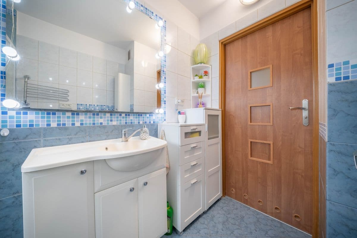 Przestronne, dwupoziomowe mieszkanie z balkonem w Piasecznie – 16