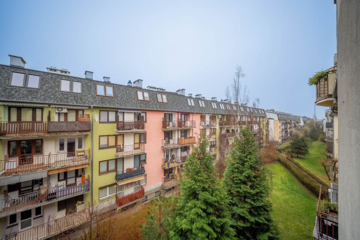 Przestronne, dwupoziomowe mieszkanie z balkonem w Piasecznie – 18