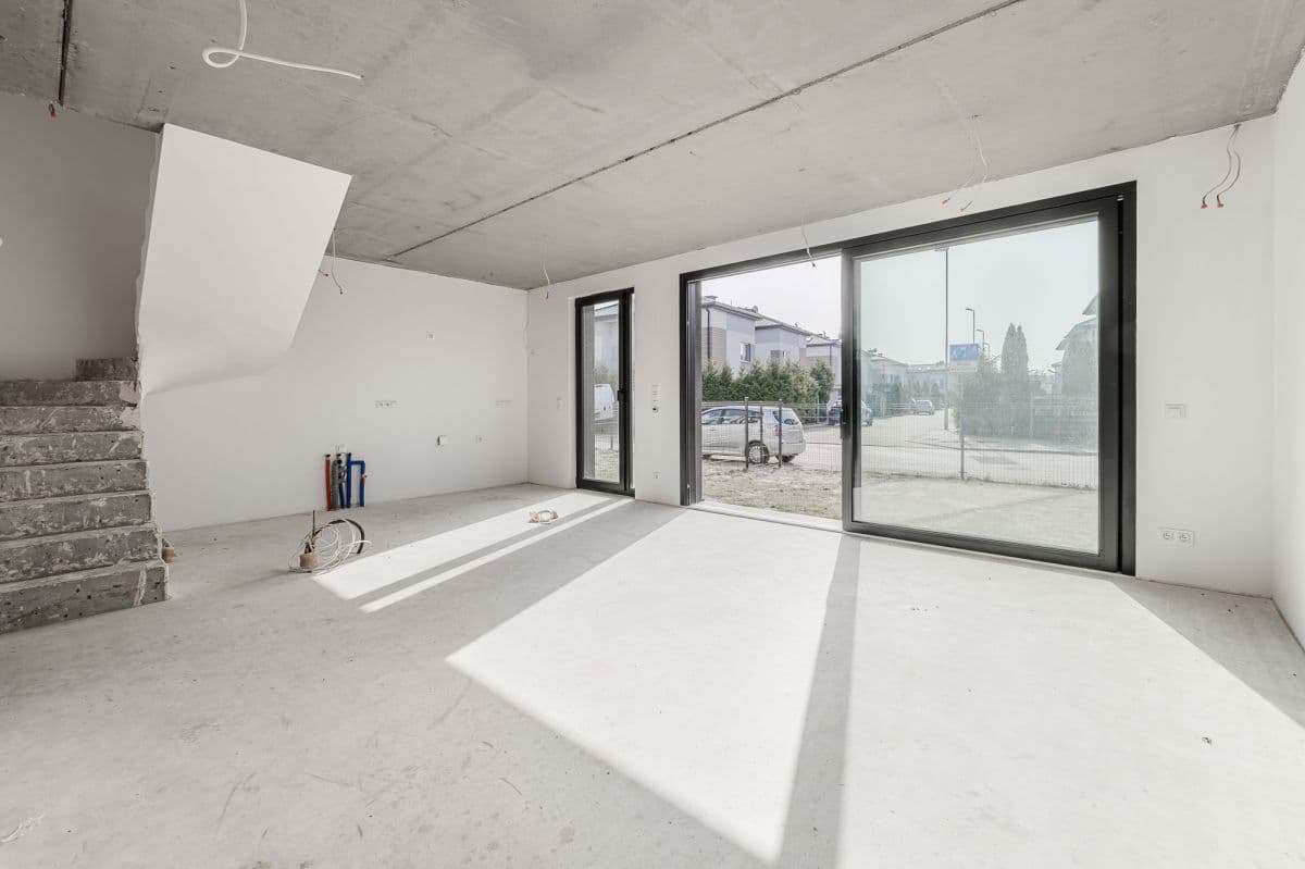 Przestronny segment z dużym ogrodem w Białołęce – 1