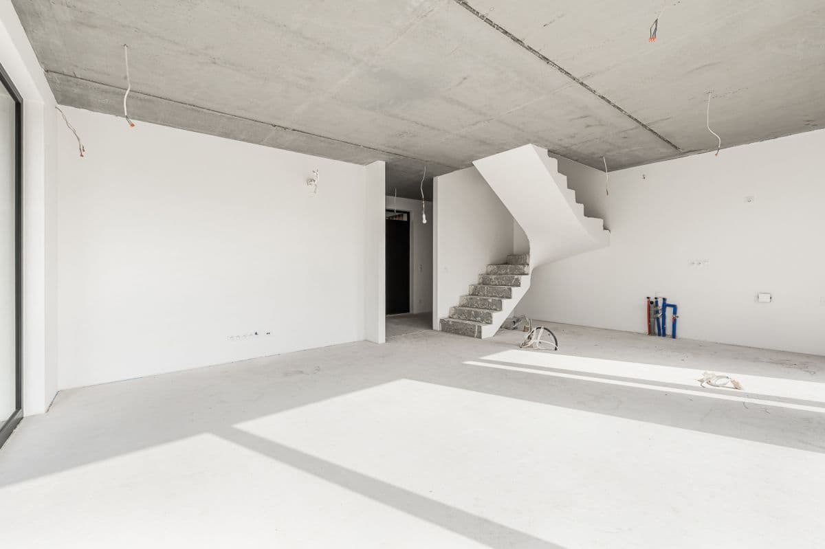 Przestronny segment z dużym ogrodem w Białołęce – 2