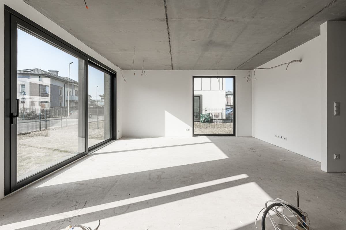 Przestronny segment z dużym ogrodem w Białołęce – 3