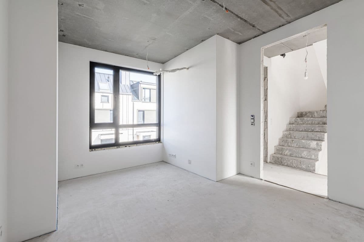 Przestronny segment z dużym ogrodem w Białołęce – 4