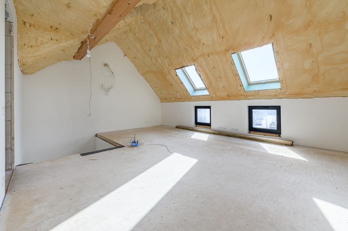 Przestronny segment z dużym ogrodem w Białołęce – 12